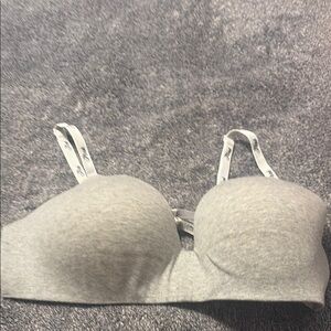 PINK Victoria's Secret Gray T-Shirt Bra with Molded Cups